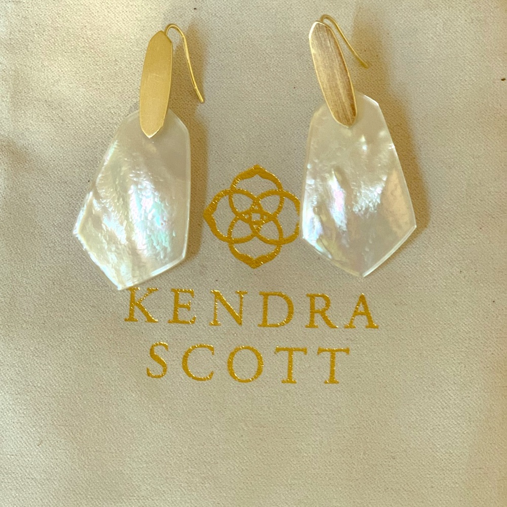 Kendra Scott Earrings in Ivory and Gold Plated